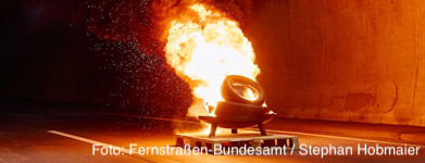 Brennende Reifen im Tunnel (Foto: Fernstraßen-Bundesamt / Stephan Hobmaier)